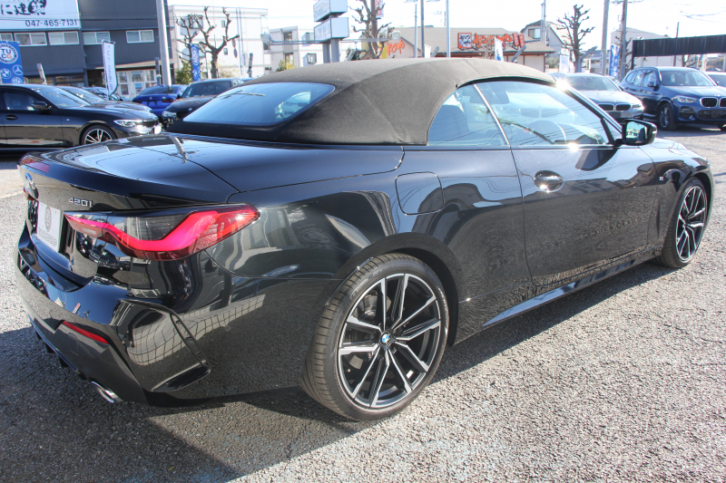 BMW 4シリーズ 420i ｶﾌﾞﾘｵﾚ Mｽﾎﾟｰﾂ 新車保証R7年7月迄 電動ｵｰﾌﾟﾝ ﾀｺﾗﾚｯﾄﾞﾚｻﾞｰ ｴｱｶﾗｰ ｵﾌﾟｼｮﾝ19AW 追従ACC ｽﾃｱﾘﾝｸﾞｻﾎﾟｰﾄ LEDﾍｯﾄﾞﾗｲﾄ ｵｰﾄﾊｲﾋﾞｰﾑ Applecarplay対応 HDDﾅﾋﾞPｱｼｽﾄ ｱﾝﾋﾞｴﾝﾄﾗｲﾄ 2年保証