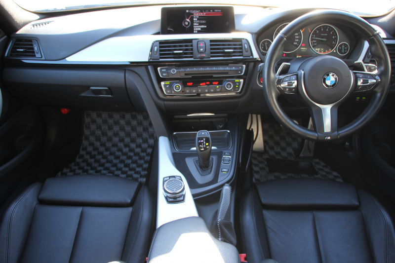 BMW 4シリーズ 435i ｸｰﾍﾟMｽﾎﾟｰﾂ LEDﾍｯﾄﾞﾗｲﾄ 直6ﾀｰﾎﾞ306馬力 N55B30Aｴﾝｼﾞﾝ  追従ACC HUD ﾋｰﾀｰ黒革 衝突軽減ﾌﾞﾚｰｷ 車線逸脱警告 歩行者警告 ﾌﾙｾｸﾞTV ﾀｯﾁﾊﾟｯﾄﾞ対応HDDﾅﾋﾞBluetooth接続 ｽﾏｰﾄｷｰ ﾊﾟﾄﾞﾙｼﾌﾄ 2年保証
