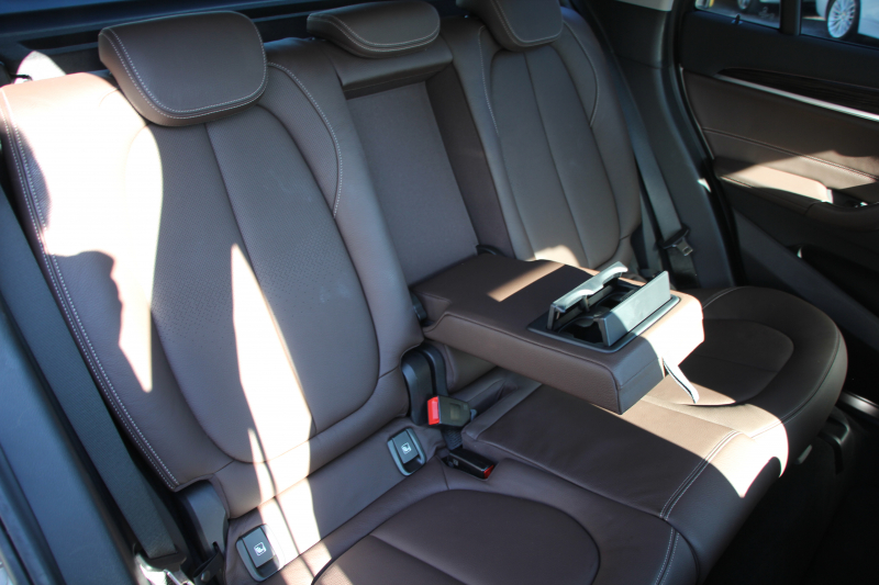 BMW X1 Xdrive18d Xﾗｲﾝ ﾊｲﾗｲﾝ ｺﾝﾌｫｰﾄP 中期 変更後ﾓﾃﾞﾙ 新ﾒｰﾀｰ 新ﾃﾞｻﾞｲﾝ茶革ｼｰﾄ 追従ACC HUD 変更後ﾀｯﾁ画面HDDﾅﾋﾞPｱｼｽﾄ Bｶﾒﾗ ﾙｰﾑﾐﾗｰETC2.0 電動ﾄﾗﾝｸ 衝突軽減ﾌﾞﾚｰｷ 車線逸脱警告 歩行者警告 ｱﾝﾋﾞｴﾝﾄﾗｲﾄ ｽﾏｰﾄｷｰ 2年保証