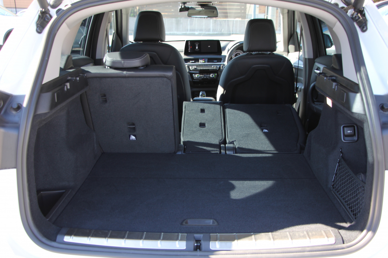 BMW X1 Xdrive18d Xﾗｲﾝ ﾊｲﾗｲﾝ LCI後期 ﾌｪｲｽﾘﾌﾄ後 1ｵｰﾅ 追従ACC ﾋｰﾀｰ黒革 LEDﾍｯﾄﾞﾗｲﾄ&ﾃｰﾙ&ﾌｫｸﾞﾀｯﾁ画面HDDﾅﾋﾞPｱｼｽﾄ ｱﾝﾋﾞｴﾝﾄﾗｲﾄ 電動ﾘｱｹﾞｰﾄ 衝突軽減ﾌﾞﾚｰｷ 車線逸脱警告 歩行者警告 ｽﾏｰﾄｷｰ 2年保証