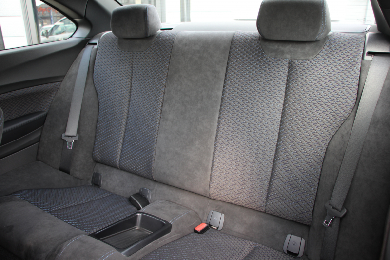 BMW 2シリーズ M235i ｸｰﾍﾟ1ｵﾅ 直6ﾀｰﾎﾞ326馬力 ｱﾀﾞﾌﾟﾃｨﾌﾞMｻｽ 専用ﾌﾞﾚｰｷ Bｶﾒﾗ&ﾘｱPDC 衝突軽減ﾌﾞﾚｰｷ 車線逸脱警告 歩行者警告 ﾌﾞﾚｰｷ付ｸﾙｺﾝ HDDﾅﾋﾞBluetooth接続 ｽﾏｰﾄｷｰ 18AW ﾊﾟﾄﾞﾙｼﾌﾄ 2年保証