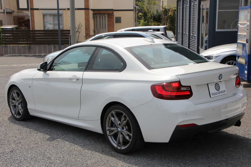 BMW 2シリーズ M235i ｸｰﾍﾟ1ｵﾅ 直6ﾀｰﾎﾞ326馬力 ｱﾀﾞﾌﾟﾃｨﾌﾞMｻｽ 専用ﾌﾞﾚｰｷ Bｶﾒﾗ&ﾘｱPDC 衝突軽減ﾌﾞﾚｰｷ 車線逸脱警告 歩行者警告 ﾌﾞﾚｰｷ付ｸﾙｺﾝ HDDﾅﾋﾞBluetooth接続 ｽﾏｰﾄｷｰ 18AW ﾊﾟﾄﾞﾙｼﾌﾄ 2年保証