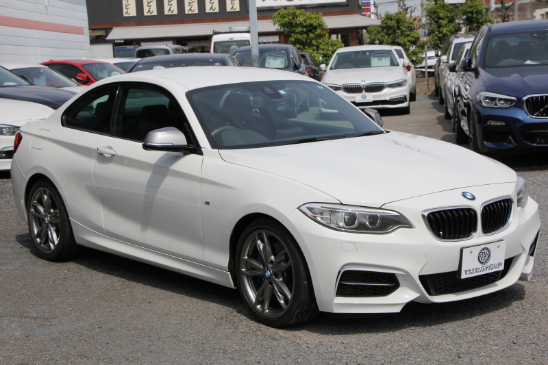BMW 2シリーズ M235i ｸｰﾍﾟ1ｵﾅ 直6ﾀｰﾎﾞ326馬力 ｱﾀﾞﾌﾟﾃｨﾌﾞMｻｽ 専用ﾌﾞﾚｰｷ Bｶﾒﾗ&ﾘｱPDC 衝突軽減ﾌﾞﾚｰｷ 車線逸脱警告 歩行者警告 ﾌﾞﾚｰｷ付ｸﾙｺﾝ HDDﾅﾋﾞBluetooth接続 ｽﾏｰﾄｷｰ 18AW ﾊﾟﾄﾞﾙｼﾌﾄ 2年保証