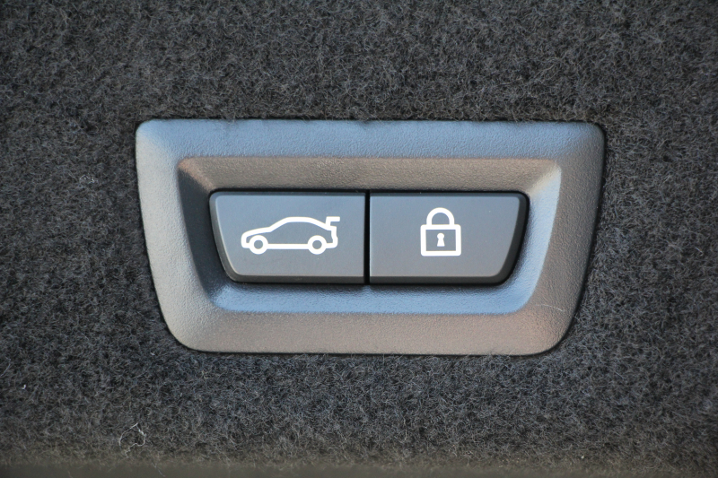 BMW 7シリーズ 740i Mｽﾎﾟｰﾂ ﾘｱｺﾝﾌｫｰﾄP ﾘｱｴﾝﾀｰﾃｲﾒﾝﾄ ﾘｱﾓﾆﾀｰ ﾀｯﾁｺﾏﾝﾄﾞﾋｰﾄｺﾝﾌｫｰﾄP ｻﾝﾙｰﾌ ﾚｰｻﾞｰﾗｲﾄ ﾃﾞｨｽﾌﾟﾚｲｷｰ ﾘﾓｰﾄﾊﾟｰｷﾝｸﾞ20AW ﾏｯｻｰｼﾞ&ﾍﾞﾝﾁﾚｰｼｮﾝ ﾌﾞﾗｯｸﾅｯﾊﾟﾚｻﾞｰ 360度ｶﾒﾗ 電動ﾄﾗﾝｸ HUD 追従ACC 2年保証