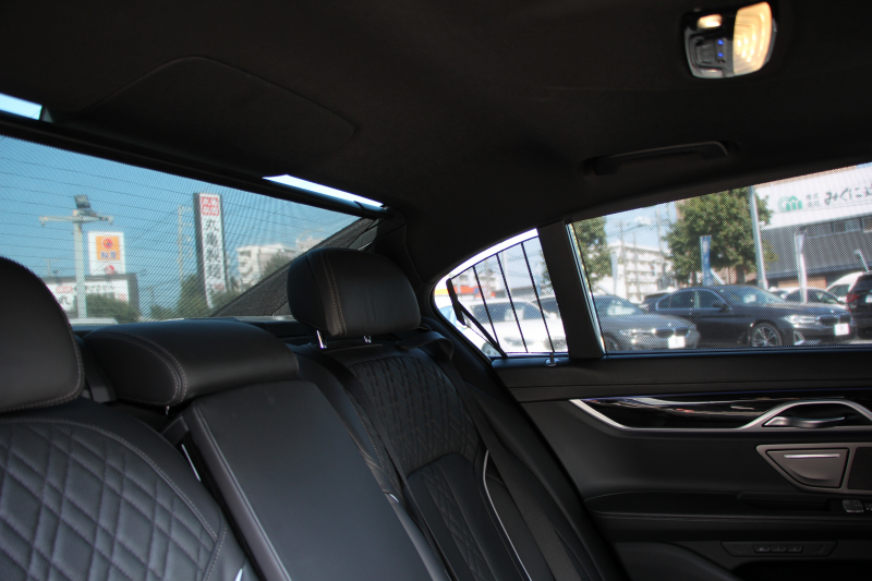 BMW 7シリーズ 740i Mｽﾎﾟｰﾂ ﾘｱｺﾝﾌｫｰﾄP ﾘｱｴﾝﾀｰﾃｲﾒﾝﾄ ﾘｱﾓﾆﾀｰ ﾀｯﾁｺﾏﾝﾄﾞﾋｰﾄｺﾝﾌｫｰﾄP ｻﾝﾙｰﾌ ﾚｰｻﾞｰﾗｲﾄ ﾃﾞｨｽﾌﾟﾚｲｷｰ ﾘﾓｰﾄﾊﾟｰｷﾝｸﾞ20AW ﾏｯｻｰｼﾞ&ﾍﾞﾝﾁﾚｰｼｮﾝ ﾌﾞﾗｯｸﾅｯﾊﾟﾚｻﾞｰ 360度ｶﾒﾗ 電動ﾄﾗﾝｸ HUD 追従ACC 2年保証