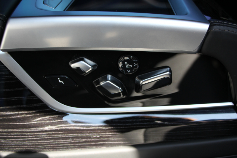 BMW 7シリーズ 740i Mｽﾎﾟｰﾂ ﾘｱｺﾝﾌｫｰﾄP ﾘｱｴﾝﾀｰﾃｲﾒﾝﾄ ﾘｱﾓﾆﾀｰ ﾀｯﾁｺﾏﾝﾄﾞﾋｰﾄｺﾝﾌｫｰﾄP ｻﾝﾙｰﾌ ﾚｰｻﾞｰﾗｲﾄ ﾃﾞｨｽﾌﾟﾚｲｷｰ ﾘﾓｰﾄﾊﾟｰｷﾝｸﾞ20AW ﾏｯｻｰｼﾞ&ﾍﾞﾝﾁﾚｰｼｮﾝ ﾌﾞﾗｯｸﾅｯﾊﾟﾚｻﾞｰ 360度ｶﾒﾗ 電動ﾄﾗﾝｸ HUD 追従ACC 2年保証