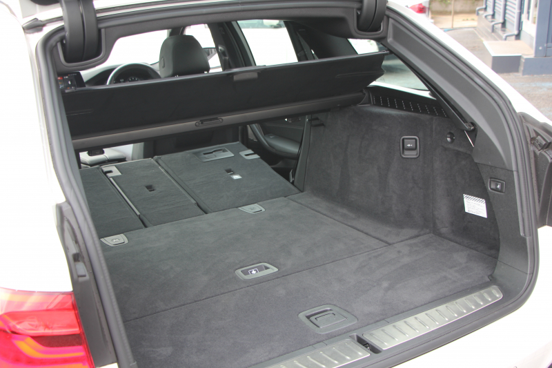 BMW 5シリーズ 530i ﾂｰﾘﾝｸﾞMｽﾎﾟｰﾂ ｾﾚｸﾄP 型式変更後｢JT20｣ 変更後液晶ﾒｰﾀｰ 高出力 252馬力 ﾊﾟﾉﾗﾏｻﾝﾙｰﾌ ﾊｰﾏﾝｶｰﾄﾞﾝｻﾗｳﾝﾄﾞ4ｿﾞｰﾝｴｱｺﾝ 全席ﾋｰﾀｰ黒革 19AW Mｽﾎﾟｰﾂﾌﾞﾚｰｷ Pｱｼｽﾄﾌﾟﾗｽ 360度ｶﾒﾗ ﾀｯﾁ画面ﾅﾋﾞTV 2年保証