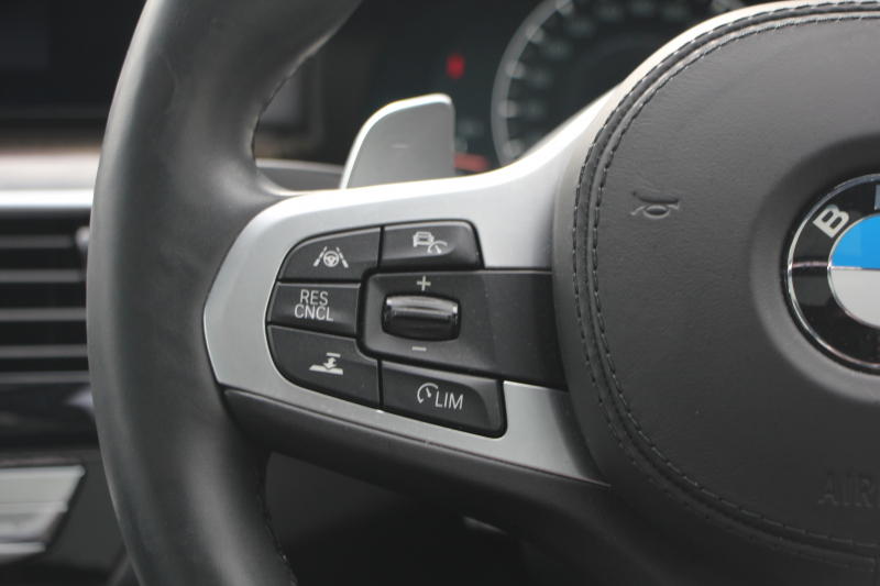 BMW 5シリーズ 530i ﾂｰﾘﾝｸﾞMｽﾎﾟｰﾂ ｾﾚｸﾄP 型式変更後｢JT20｣ 変更後液晶ﾒｰﾀｰ 高出力 252馬力 ﾊﾟﾉﾗﾏｻﾝﾙｰﾌ ﾊｰﾏﾝｶｰﾄﾞﾝｻﾗｳﾝﾄﾞ4ｿﾞｰﾝｴｱｺﾝ 全席ﾋｰﾀｰ黒革 19AW Mｽﾎﾟｰﾂﾌﾞﾚｰｷ Pｱｼｽﾄﾌﾟﾗｽ 360度ｶﾒﾗ ﾀｯﾁ画面ﾅﾋﾞTV 2年保証