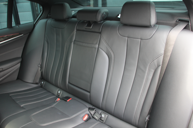 BMW 5シリーズ 530i Mｽﾎﾟｰﾂ ｺﾝﾌｫｰﾄP 型式変更後｢JR20｣ 252馬力 全席ﾋｰﾀｰ黒革 ｺﾝﾌｫｰﾄｼｰﾄ&ﾍﾞﾝﾁﾚｰｼｮﾝ ｿﾌﾄｸﾛｰｽﾞﾄﾞｱ HUD 追従ACC ｽﾃｱﾘﾝｸﾞｻﾎﾟｰﾄ 変更後全面液晶ﾒｰﾀｰ ﾀｯﾁ画面HDDﾅﾋﾞTV 360度ｶﾒﾗ 2年保証