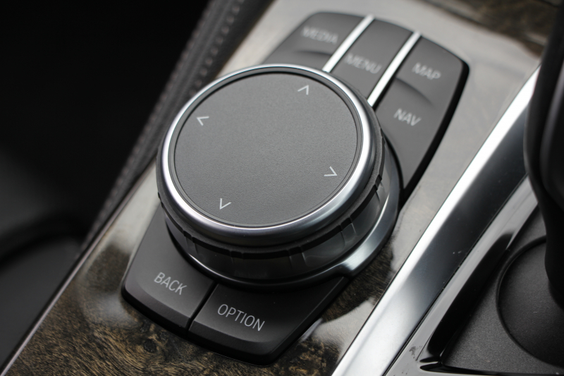 BMW 5シリーズ 530i Mｽﾎﾟｰﾂ ｺﾝﾌｫｰﾄP 型式変更後｢JR20｣ 252馬力 全席ﾋｰﾀｰ黒革 ｺﾝﾌｫｰﾄｼｰﾄ&ﾍﾞﾝﾁﾚｰｼｮﾝ ｿﾌﾄｸﾛｰｽﾞﾄﾞｱ HUD 追従ACC ｽﾃｱﾘﾝｸﾞｻﾎﾟｰﾄ 変更後全面液晶ﾒｰﾀｰ ﾀｯﾁ画面HDDﾅﾋﾞTV 360度ｶﾒﾗ 2年保証