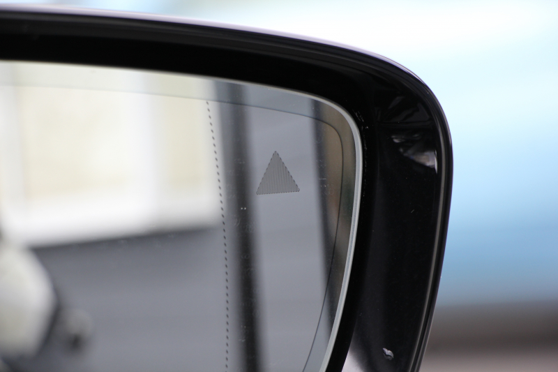 BMW 5シリーズ 530i Mｽﾎﾟｰﾂ ｺﾝﾌｫｰﾄP 型式変更後｢JR20｣ 252馬力 全席ﾋｰﾀｰ黒革 ｺﾝﾌｫｰﾄｼｰﾄ&ﾍﾞﾝﾁﾚｰｼｮﾝ ｿﾌﾄｸﾛｰｽﾞﾄﾞｱ HUD 追従ACC ｽﾃｱﾘﾝｸﾞｻﾎﾟｰﾄ 変更後全面液晶ﾒｰﾀｰ ﾀｯﾁ画面HDDﾅﾋﾞTV 360度ｶﾒﾗ 2年保証