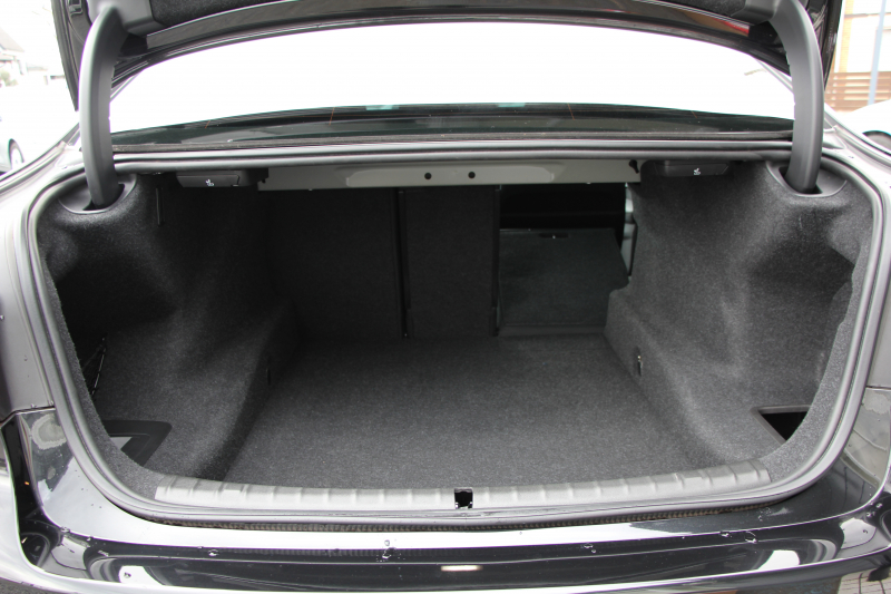 BMW 5シリーズ 530i Mｽﾎﾟｰﾂ ｺﾝﾌｫｰﾄP 型式変更後｢JR20｣ 252馬力 全席ﾋｰﾀｰ黒革 ｺﾝﾌｫｰﾄｼｰﾄ&ﾍﾞﾝﾁﾚｰｼｮﾝ ｿﾌﾄｸﾛｰｽﾞﾄﾞｱ HUD 追従ACC ｽﾃｱﾘﾝｸﾞｻﾎﾟｰﾄ 変更後全面液晶ﾒｰﾀｰ ﾀｯﾁ画面HDDﾅﾋﾞTV 360度ｶﾒﾗ 2年保証