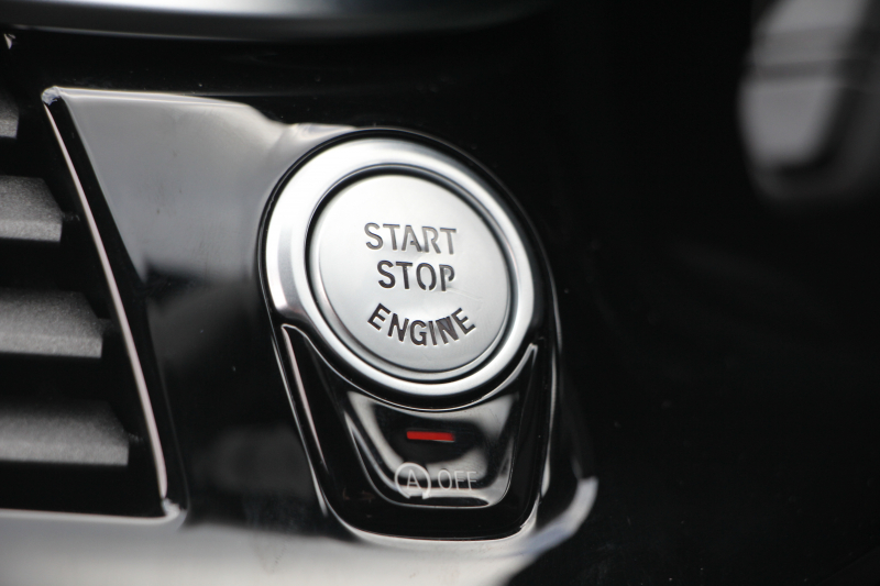 BMW 5シリーズ 530i Mｽﾎﾟｰﾂ ｺﾝﾌｫｰﾄP 型式変更後｢JR20｣ 252馬力 全席ﾋｰﾀｰ黒革 ｺﾝﾌｫｰﾄｼｰﾄ&ﾍﾞﾝﾁﾚｰｼｮﾝ ｿﾌﾄｸﾛｰｽﾞﾄﾞｱ HUD 追従ACC ｽﾃｱﾘﾝｸﾞｻﾎﾟｰﾄ 変更後全面液晶ﾒｰﾀｰ ﾀｯﾁ画面HDDﾅﾋﾞTV 360度ｶﾒﾗ 2年保証