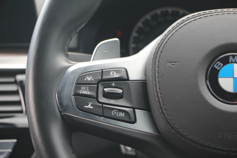 BMW 5シリーズ 530i Mｽﾎﾟｰﾂ ｺﾝﾌｫｰﾄP 型式変更後｢JR20｣ 252馬力 全席ﾋｰﾀｰ黒革 ｺﾝﾌｫｰﾄｼｰﾄ&ﾍﾞﾝﾁﾚｰｼｮﾝ ｿﾌﾄｸﾛｰｽﾞﾄﾞｱ HUD 追従ACC ｽﾃｱﾘﾝｸﾞｻﾎﾟｰﾄ 変更後全面液晶ﾒｰﾀｰ ﾀｯﾁ画面HDDﾅﾋﾞTV 360度ｶﾒﾗ 2年保証