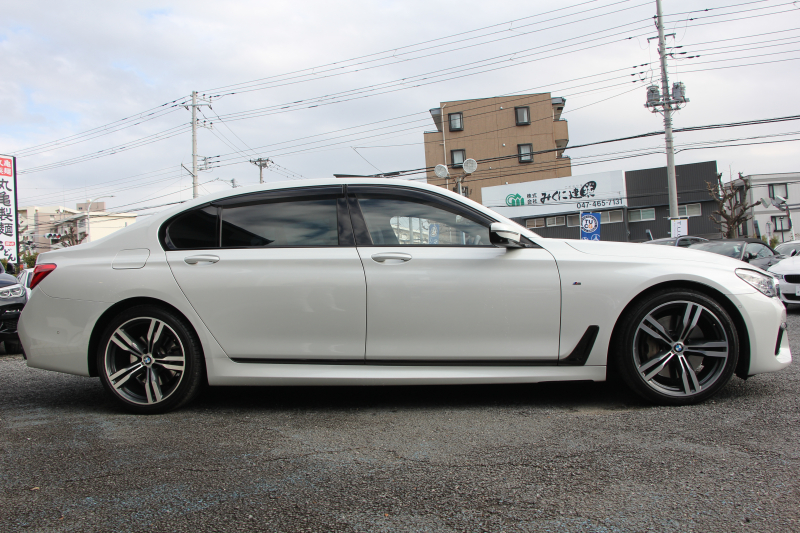 BMW 7シリーズ 750Li Mｽﾎﾟｰﾂ ﾘｱｺﾝﾌｫｰﾄPﾌﾟﾗｽ ﾛﾝｸﾞV8 450馬力 ｽｶｲﾗｳﾝｼﾞﾊﾟﾉﾗﾏｻﾝﾙｰﾌ 後席ﾓﾆﾀｰ ﾚｰｻﾞｰﾗｲﾄ ﾃﾞｨｽﾌﾟﾚｲｷｰ ﾘﾓｰﾄﾊﾟｰｷﾝｸﾞ全席ﾋｰﾀｰ茶革 ﾏｯｻｰｼﾞﾍﾞﾝﾁﾚｰｼｮﾝ 追従ACC HUD ｽﾃｱﾘﾝｸﾞｻﾎﾟｰﾄ 360度ｶﾒﾗ ﾀｯﾁ画面HDDﾅﾋﾞ2年保証