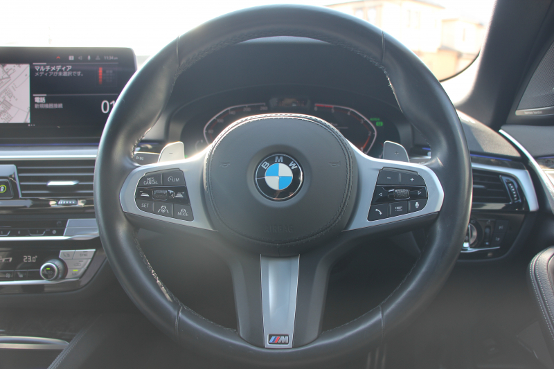 BMW 5シリーズ 523d Xdrive Mｽﾎﾟｰﾂ ｴﾃﾞｨｼｮﾝｼﾞｮｲﾌﾟﾗｽ 4WD LCI後期 ｾﾚｸﾄP ﾌｪｲｽﾘﾌﾄ後 ｻﾝﾙｰﾌ ﾊｰﾏﾝｶｰﾄﾞﾝｻﾗｳﾝﾄﾞﾋｰﾀｰ黒革 LEDﾍｯﾄﾞﾗｲﾄ BMWﾗｲﾌﾞｺｯｸﾋﾟｯﾄﾞApplecarplay対応 360度ｶﾒﾗ ｱﾝﾋﾞｴﾝﾄﾗｲﾄ 可変ｻｽﾍﾟﾝｼｮﾝ 2年保証