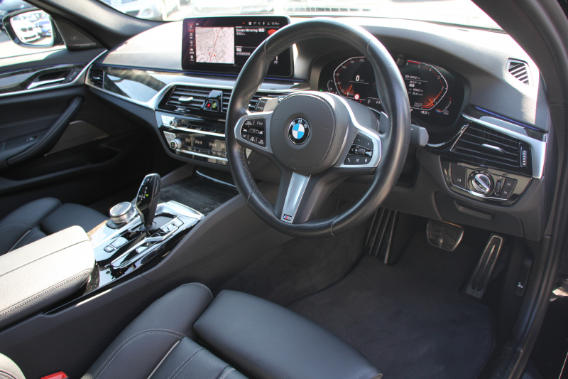 BMW 5シリーズ 523d Xdrive Mｽﾎﾟｰﾂ ｴﾃﾞｨｼｮﾝｼﾞｮｲﾌﾟﾗｽ 4WD LCI後期 ｾﾚｸﾄP ﾌｪｲｽﾘﾌﾄ後 ｻﾝﾙｰﾌ ﾊｰﾏﾝｶｰﾄﾞﾝｻﾗｳﾝﾄﾞﾋｰﾀｰ黒革 LEDﾍｯﾄﾞﾗｲﾄ BMWﾗｲﾌﾞｺｯｸﾋﾟｯﾄﾞApplecarplay対応 360度ｶﾒﾗ ｱﾝﾋﾞｴﾝﾄﾗｲﾄ 可変ｻｽﾍﾟﾝｼｮﾝ 2年保証