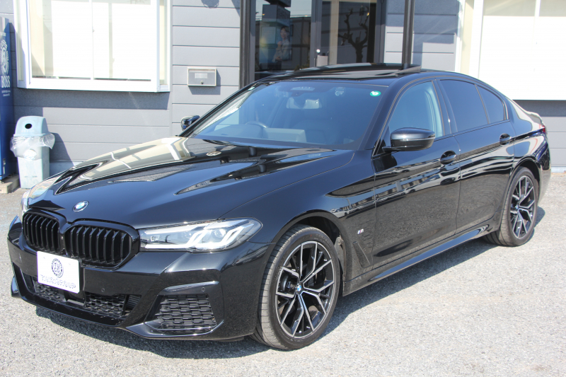 BMW 5シリーズ 523d Xdrive Mｽﾎﾟｰﾂ ｴﾃﾞｨｼｮﾝｼﾞｮｲﾌﾟﾗｽ 4WD LCI後期 ｾﾚｸﾄP ﾌｪｲｽﾘﾌﾄ後 ｻﾝﾙｰﾌ ﾊｰﾏﾝｶｰﾄﾞﾝｻﾗｳﾝﾄﾞﾋｰﾀｰ黒革 LEDﾍｯﾄﾞﾗｲﾄ BMWﾗｲﾌﾞｺｯｸﾋﾟｯﾄﾞApplecarplay対応 360度ｶﾒﾗ ｱﾝﾋﾞｴﾝﾄﾗｲﾄ 可変ｻｽﾍﾟﾝｼｮﾝ 2年保証