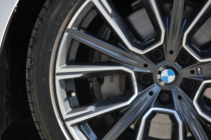 BMW 7シリーズ 740i Mｽﾎﾟｰﾂ ｲﾉﾍﾞｰｼｮﾝP LCI後期 ﾌｪｲｽﾘﾌﾄ後 ｻﾝﾙｰﾌ ﾚｰｻﾞｰﾗｲﾄ 全席ﾋｰﾀｰ黒革 ﾍﾞﾝﾁﾚｰｼｮﾝ ｿﾌﾄｸﾛｰｽﾞﾄﾞｱ BMW ﾗｲﾌﾞｺｯｸﾋﾟｯﾄﾞApplecarplay対応 追従ACC ｽﾃｱﾘﾝｸﾞｻﾎﾟｰﾄ HUD ﾊｰﾏﾝｶｰﾄﾞﾝｻﾗｳﾝﾄﾞ真珠色 2年保証