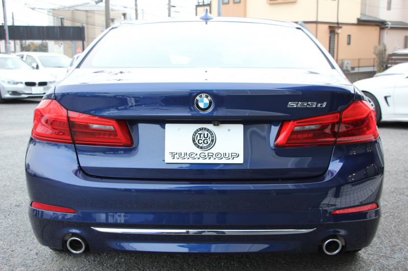 BMW 5シリーズ 523d ﾗｸﾞｼﾞｭｱﾘｰ ｺﾝﾌｫｰﾄP 全ﾋｰﾀｰ黒革 ﾌﾛﾝﾄﾍﾞﾝﾁﾚｰｼｮﾝ&ﾏｯｻｰｼﾞ ｿﾌﾄｸﾛｰｽﾞﾄﾞｱ 追ACC HUD ｽﾃｱｻﾎﾟｰﾄ LEDﾍｯﾄﾞﾗｲﾄ ｵｰﾄﾊｲﾋﾞｰﾑ ﾀｯﾁ画面HDDﾅﾋﾞTV 360度ｶﾒﾗ 電動ﾄﾗﾝｸ ｽﾏｰﾄｷｰ ｱﾝﾋﾞｴﾝﾄﾗｲﾄ ｸﾛｰﾑﾗｲﾝ 2年保証