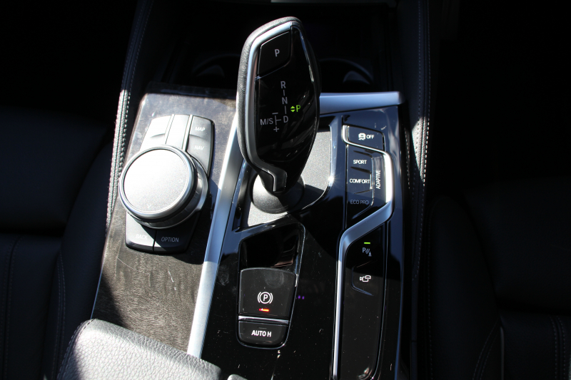 BMW 5シリーズ 530i Mｽﾎﾟｰﾂ 後期LCI 高出力 252馬力 全席ﾋｰﾀｰ付黒革 Mｽﾎﾟｰﾂﾌﾞﾚｰｷ 可変ｻｽ ｱﾀﾞﾌﾟﾃｨﾌﾞLEDﾍｯﾄﾞﾗｲﾄ BMWﾗｲﾌﾞｺｯｸﾋﾟｯﾄﾞAppleCarPlay対応HDDﾅﾋﾞTV Pｱｼｽﾄﾌﾟﾗｽ 360度ｶﾒﾗ ｽﾃｱﾘﾝｸﾞｻﾎﾟｰﾄ 追ACC 電動ﾄﾗﾝｸ 2年保証