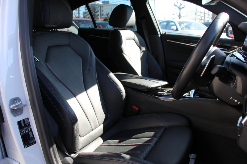 BMW 5シリーズ 530i Mｽﾎﾟｰﾂ 後期LCI 高出力 252馬力 全席ﾋｰﾀｰ付黒革 Mｽﾎﾟｰﾂﾌﾞﾚｰｷ 可変ｻｽ ｱﾀﾞﾌﾟﾃｨﾌﾞLEDﾍｯﾄﾞﾗｲﾄ BMWﾗｲﾌﾞｺｯｸﾋﾟｯﾄﾞAppleCarPlay対応HDDﾅﾋﾞTV Pｱｼｽﾄﾌﾟﾗｽ 360度ｶﾒﾗ ｽﾃｱﾘﾝｸﾞｻﾎﾟｰﾄ 追ACC 電動ﾄﾗﾝｸ 2年保証