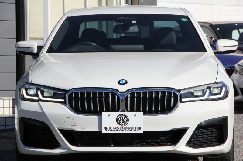 BMW 5シリーズ 530i Mｽﾎﾟｰﾂ 後期LCI 高出力 252馬力 全席ﾋｰﾀｰ付黒革 Mｽﾎﾟｰﾂﾌﾞﾚｰｷ 可変ｻｽ ｱﾀﾞﾌﾟﾃｨﾌﾞLEDﾍｯﾄﾞﾗｲﾄ BMWﾗｲﾌﾞｺｯｸﾋﾟｯﾄﾞAppleCarPlay対応HDDﾅﾋﾞTV Pｱｼｽﾄﾌﾟﾗｽ 360度ｶﾒﾗ ｽﾃｱﾘﾝｸﾞｻﾎﾟｰﾄ 追ACC 電動ﾄﾗﾝｸ 2年保証