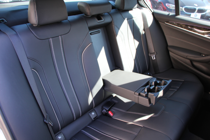 BMW 5シリーズ 530i Mｽﾎﾟｰﾂ 後期LCI 高出力 252馬力 全席ﾋｰﾀｰ付黒革 Mｽﾎﾟｰﾂﾌﾞﾚｰｷ 可変ｻｽ ｱﾀﾞﾌﾟﾃｨﾌﾞLEDﾍｯﾄﾞﾗｲﾄ BMWﾗｲﾌﾞｺｯｸﾋﾟｯﾄﾞAppleCarPlay対応HDDﾅﾋﾞTV Pｱｼｽﾄﾌﾟﾗｽ 360度ｶﾒﾗ ｽﾃｱﾘﾝｸﾞｻﾎﾟｰﾄ 追ACC 電動ﾄﾗﾝｸ 2年保証