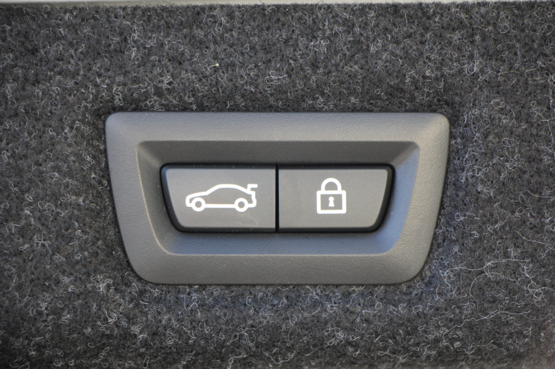 BMW 5シリーズ 530i Mｽﾎﾟｰﾂ 後期LCI 高出力 252馬力 全席ﾋｰﾀｰ付黒革 Mｽﾎﾟｰﾂﾌﾞﾚｰｷ 可変ｻｽ ｱﾀﾞﾌﾟﾃｨﾌﾞLEDﾍｯﾄﾞﾗｲﾄ BMWﾗｲﾌﾞｺｯｸﾋﾟｯﾄﾞAppleCarPlay対応HDDﾅﾋﾞTV Pｱｼｽﾄﾌﾟﾗｽ 360度ｶﾒﾗ ｽﾃｱﾘﾝｸﾞｻﾎﾟｰﾄ 追ACC 電動ﾄﾗﾝｸ 2年保証