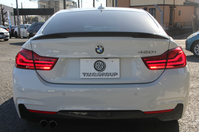 BMW 4シリーズ 420i ｸﾞﾗﾝｸｰﾍﾟｲﾝｽﾀｲﾙｽﾎﾟｰﾂ 限定車 後期LCI ﾋｰﾀｰ黒革 ﾌﾞﾙｰｽﾃｯﾁ入り ｱﾀﾞﾌﾟﾃｨﾌﾞMｻｽ 19AW Mspﾌﾞﾚｰｷ HUD 追従ACC ﾀｯﾁ画面HDDﾅﾋﾞTV 液晶ﾒｰﾀｰ LEDﾍｯﾄﾞﾗｲﾄ&ﾃｰﾙ&ﾌｫｸﾞｻﾃﾝｳｲﾝﾄﾞｳﾓｰﾙ 電動ﾄﾗﾝｸ 2年保証