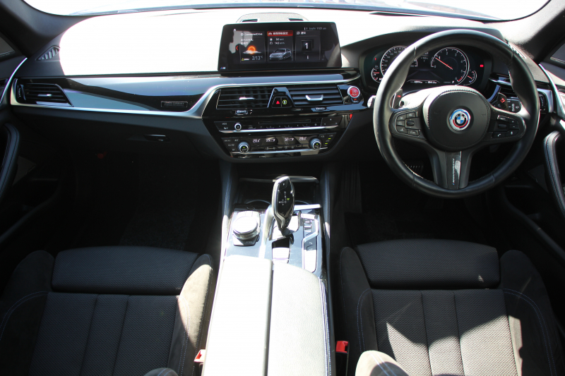 BMW 5シリーズ 523d ﾂｰﾘﾝｸﾞｴﾃﾞｨｼｮﾝﾐｯｼｮﾝｲﾝﾎﾟｯｼﾌﾞﾙ 特別仕様車 HUD ﾊｰﾏﾝｶｰﾄﾞﾝ 後期ﾃｰﾙ 20AW ﾛｰﾀﾞｳﾝ 追従ACC ｽﾃｱﾘﾝｸﾞｻﾎﾟｰﾄ LEDﾍｯﾄﾞﾗｲﾄ ｵｰﾄﾊｲﾋﾞｰﾑ ﾀｯﾁ画面HDDﾅﾋﾞTV 360度ﾊﾟﾉﾗﾏｶﾒﾗ Pｱｼｽﾄﾌﾟﾗｽ 電動ﾄﾗﾝｸ ｽﾏｰﾄｷｰ 2年保証