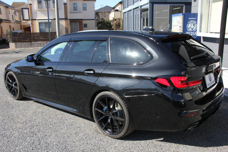 BMW 5シリーズ 523d ﾂｰﾘﾝｸﾞｴﾃﾞｨｼｮﾝﾐｯｼｮﾝｲﾝﾎﾟｯｼﾌﾞﾙ 特別仕様車 HUD ﾊｰﾏﾝｶｰﾄﾞﾝ 後期ﾃｰﾙ 20AW ﾛｰﾀﾞｳﾝ 追従ACC ｽﾃｱﾘﾝｸﾞｻﾎﾟｰﾄ LEDﾍｯﾄﾞﾗｲﾄ ｵｰﾄﾊｲﾋﾞｰﾑ ﾀｯﾁ画面HDDﾅﾋﾞTV 360度ﾊﾟﾉﾗﾏｶﾒﾗ Pｱｼｽﾄﾌﾟﾗｽ 電動ﾄﾗﾝｸ ｽﾏｰﾄｷｰ 2年保証