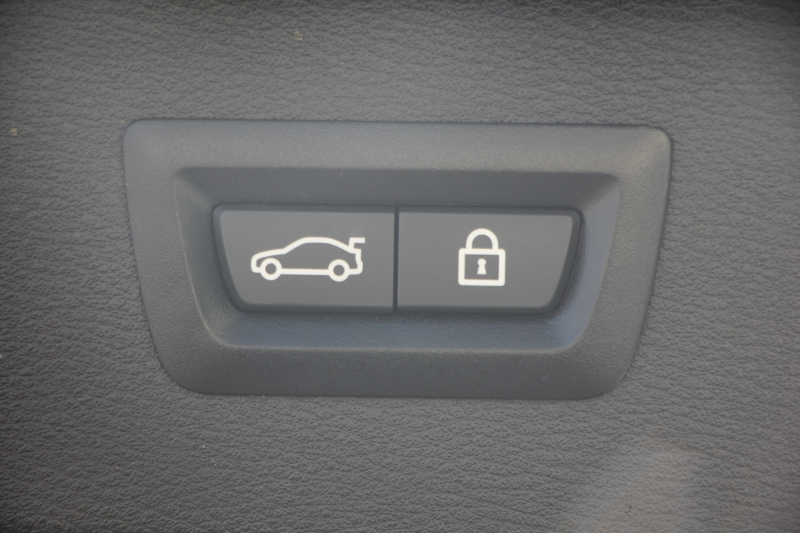 BMW X1 Xdrive18d Xﾗｲﾝ ﾊｲﾗｲﾝ ｺﾝﾌｫｰﾄP LCI後期 ﾌｪｲｽﾘﾌﾄ後 追従ACC ﾋｰﾀｰ黒革 LEDﾍｯﾄﾞﾗｲﾄ&ﾃｰﾙ&ﾌｫｸﾞﾀｯﾁ画面HDDﾅﾋﾞﾜｲﾔﾚｽ充電 ﾊﾟｰｷﾝｸﾞｱｼｽﾄ ｱﾝﾋﾞｴﾝﾄﾗｲﾄ 電動ﾘｱｹﾞｰﾄ 衝突軽減ﾌﾞﾚｰｷ 車線逸脱警告 歩行者警告 ｽﾏｰﾄｷｰ 2年保証