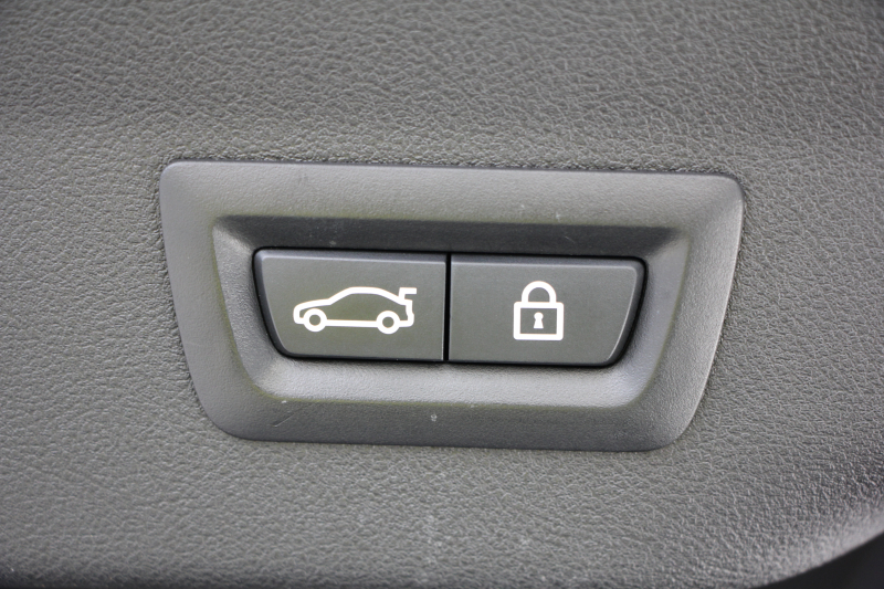 BMW 6シリーズ 640i Xdrive ｸﾞﾗﾝﾂｰﾘｽﾓ Mｽﾎﾟｰﾂ ﾃﾞﾋﾞｭｰｴﾃﾞｨｼｮﾝ 直6ﾀｰﾎﾞ4WD 40台限定車 ﾘｱｴﾝﾀ-ﾃｲﾒﾝﾄ 後席ﾓﾆﾀｰ Bowers＆WilkinsｻｳﾝﾄﾞﾊﾟﾉﾗﾏｻﾝR ﾌﾛﾝﾄｺﾝﾌｫｰﾄｼｰﾄ&ﾍﾞﾝﾁﾚｰｼｮﾝ 全ﾋｰﾀｰ茶革 全ﾄﾞｱｿﾌﾄｸﾛｰｽﾞ360度ｶﾒﾗ 追従ACC HUD 2年保証