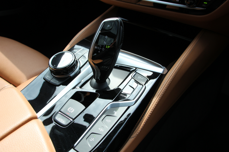 BMW 6シリーズ 640i Xdrive ｸﾞﾗﾝﾂｰﾘｽﾓ Mｽﾎﾟｰﾂ ﾃﾞﾋﾞｭｰｴﾃﾞｨｼｮﾝ 直6ﾀｰﾎﾞ4WD 40台限定車 ﾘｱｴﾝﾀ-ﾃｲﾒﾝﾄ 後席ﾓﾆﾀｰ Bowers＆WilkinsｻｳﾝﾄﾞﾊﾟﾉﾗﾏｻﾝR ﾌﾛﾝﾄｺﾝﾌｫｰﾄｼｰﾄ&ﾍﾞﾝﾁﾚｰｼｮﾝ 全ﾋｰﾀｰ茶革 全ﾄﾞｱｿﾌﾄｸﾛｰｽﾞ360度ｶﾒﾗ 追従ACC HUD 2年保証