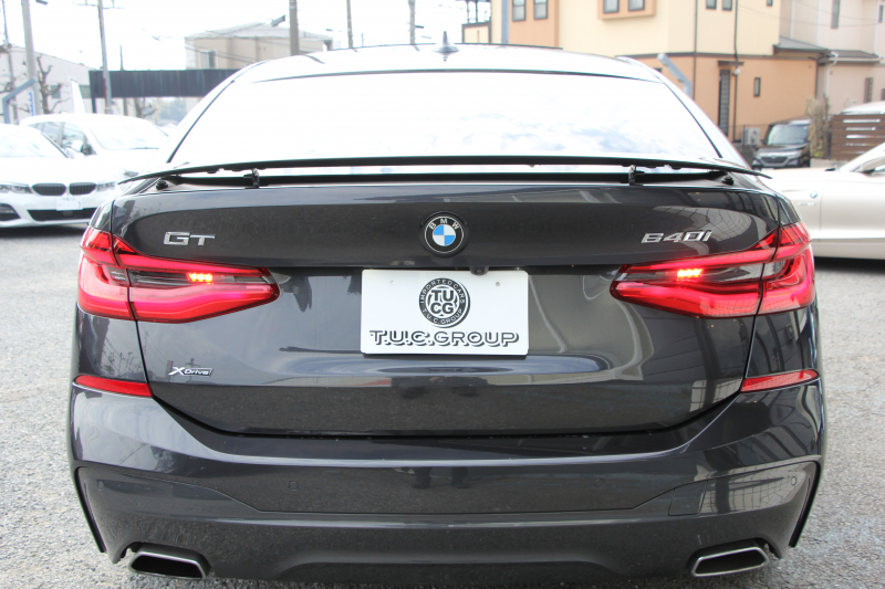 BMW 6シリーズ 640i Xdrive ｸﾞﾗﾝﾂｰﾘｽﾓ Mｽﾎﾟｰﾂ ﾃﾞﾋﾞｭｰｴﾃﾞｨｼｮﾝ 直6ﾀｰﾎﾞ4WD 40台限定車 ﾘｱｴﾝﾀ-ﾃｲﾒﾝﾄ 後席ﾓﾆﾀｰ Bowers＆WilkinsｻｳﾝﾄﾞﾊﾟﾉﾗﾏｻﾝR ﾌﾛﾝﾄｺﾝﾌｫｰﾄｼｰﾄ&ﾍﾞﾝﾁﾚｰｼｮﾝ 全ﾋｰﾀｰ茶革 全ﾄﾞｱｿﾌﾄｸﾛｰｽﾞ360度ｶﾒﾗ 追従ACC HUD 2年保証