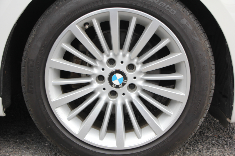 BMW 3シリーズ 320i ｸﾞﾗﾝﾂｰﾘｽﾓ ﾗｸﾞｼﾞｭｱﾘｰ 追従ACC ﾋｰﾀｰ茶革 衝突軽減ﾌﾞﾚｰｷ 車線逸脱警告 歩行者警告 ﾌﾙｾｸﾞTV ﾀｯﾁﾊﾟｯﾄﾞ対応iﾄﾞﾗｲﾌﾞHDDﾅﾋﾞBｶﾒﾗ 電動ﾄﾗﾝｸ ｽﾏｰﾄｷｰ Bluetooth接続 ｸﾛｰﾑﾗｲﾝｴｸｽﾃﾘｱ 2年保証