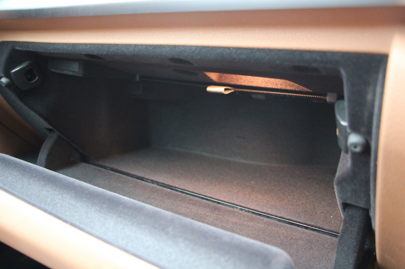 BMW 3シリーズ 320i ｸﾞﾗﾝﾂｰﾘｽﾓ ﾗｸﾞｼﾞｭｱﾘｰ 追従ACC ﾋｰﾀｰ茶革 衝突軽減ﾌﾞﾚｰｷ 車線逸脱警告 歩行者警告 ﾌﾙｾｸﾞTV ﾀｯﾁﾊﾟｯﾄﾞ対応iﾄﾞﾗｲﾌﾞHDDﾅﾋﾞBｶﾒﾗ 電動ﾄﾗﾝｸ ｽﾏｰﾄｷｰ Bluetooth接続 ｸﾛｰﾑﾗｲﾝｴｸｽﾃﾘｱ 2年保証