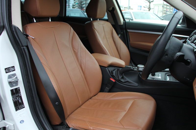 BMW 3シリーズ 320i ｸﾞﾗﾝﾂｰﾘｽﾓ ﾗｸﾞｼﾞｭｱﾘｰ 追従ACC ﾋｰﾀｰ茶革 衝突軽減ﾌﾞﾚｰｷ 車線逸脱警告 歩行者警告 ﾌﾙｾｸﾞTV ﾀｯﾁﾊﾟｯﾄﾞ対応iﾄﾞﾗｲﾌﾞHDDﾅﾋﾞBｶﾒﾗ 電動ﾄﾗﾝｸ ｽﾏｰﾄｷｰ Bluetooth接続 ｸﾛｰﾑﾗｲﾝｴｸｽﾃﾘｱ 2年保証