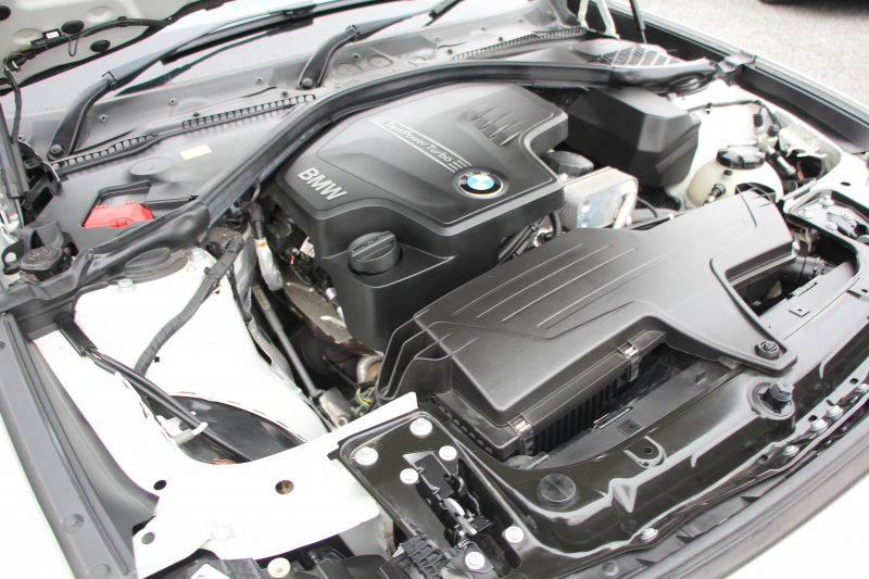 BMW 3シリーズ 320i ｸﾞﾗﾝﾂｰﾘｽﾓ ﾗｸﾞｼﾞｭｱﾘｰ 追従ACC ﾋｰﾀｰ茶革 衝突軽減ﾌﾞﾚｰｷ 車線逸脱警告 歩行者警告 ﾌﾙｾｸﾞTV ﾀｯﾁﾊﾟｯﾄﾞ対応iﾄﾞﾗｲﾌﾞHDDﾅﾋﾞBｶﾒﾗ 電動ﾄﾗﾝｸ ｽﾏｰﾄｷｰ Bluetooth接続 ｸﾛｰﾑﾗｲﾝｴｸｽﾃﾘｱ 2年保証