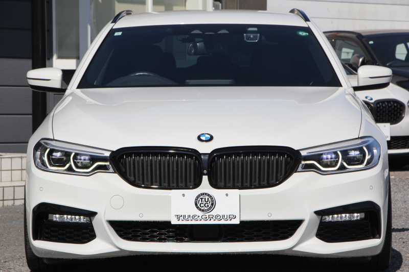 BMW 5シリーズ 530i ﾂｰﾘﾝｸﾞMｽﾎﾟｰﾂ ﾃﾞﾋﾞｭｰP 252馬力 全ﾋｰﾀｰ黒革 HUD VOSSEN VFS1 20AW BCﾚｰｼﾝｸﾞ車高調&iidﾛﾜﾘﾝｸﾞKIT ｿﾌﾄｸﾛｰｽﾞﾄﾞｱ 追従ACC ｽﾃｱﾘﾝｸﾞｻﾎﾟｰﾄ ﾀｯﾁ画面HDDﾅﾋﾞ360度ｶﾒﾗ LEDﾍｯﾄﾞﾗｲﾄ 2年保証