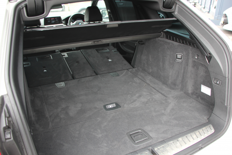 BMW 5シリーズ 530i ﾂｰﾘﾝｸﾞMｽﾎﾟｰﾂ ﾃﾞﾋﾞｭｰP 252馬力 全ﾋｰﾀｰ黒革 HUD VOSSEN VFS1 20AW BCﾚｰｼﾝｸﾞ車高調&iidﾛﾜﾘﾝｸﾞKIT ｿﾌﾄｸﾛｰｽﾞﾄﾞｱ 追従ACC ｽﾃｱﾘﾝｸﾞｻﾎﾟｰﾄ ﾀｯﾁ画面HDDﾅﾋﾞ360度ｶﾒﾗ LEDﾍｯﾄﾞﾗｲﾄ 2年保証