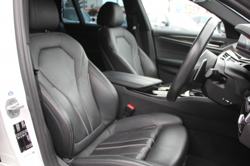 BMW 5シリーズ 530i ﾂｰﾘﾝｸﾞMｽﾎﾟｰﾂ ﾃﾞﾋﾞｭｰP 252馬力 全ﾋｰﾀｰ黒革 HUD VOSSEN VFS1 20AW BCﾚｰｼﾝｸﾞ車高調&iidﾛﾜﾘﾝｸﾞKIT ｿﾌﾄｸﾛｰｽﾞﾄﾞｱ 追従ACC ｽﾃｱﾘﾝｸﾞｻﾎﾟｰﾄ ﾀｯﾁ画面HDDﾅﾋﾞ360度ｶﾒﾗ LEDﾍｯﾄﾞﾗｲﾄ 2年保証