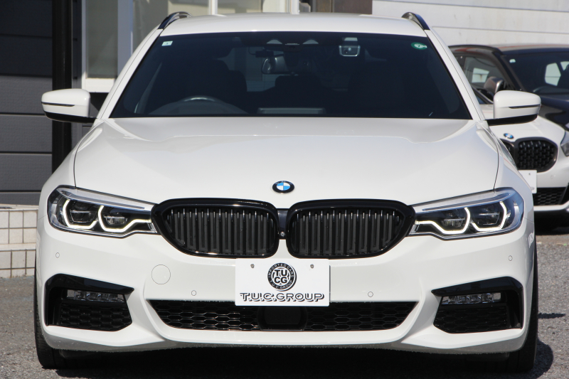 BMW 5シリーズ 530i ﾂｰﾘﾝｸﾞMｽﾎﾟｰﾂ ﾃﾞﾋﾞｭｰP 252馬力 全ﾋｰﾀｰ黒革 HUD VOSSEN VFS1 20AW BCﾚｰｼﾝｸﾞ車高調&iidﾛﾜﾘﾝｸﾞKIT ｿﾌﾄｸﾛｰｽﾞﾄﾞｱ 追従ACC ｽﾃｱﾘﾝｸﾞｻﾎﾟｰﾄ ﾀｯﾁ画面HDDﾅﾋﾞ360度ｶﾒﾗ LEDﾍｯﾄﾞﾗｲﾄ 2年保証