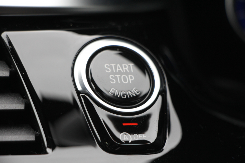 BMW 5シリーズ 530i ﾂｰﾘﾝｸﾞMｽﾎﾟｰﾂ ﾃﾞﾋﾞｭｰP 252馬力 全ﾋｰﾀｰ黒革 HUD VOSSEN VFS1 20AW BCﾚｰｼﾝｸﾞ車高調&iidﾛﾜﾘﾝｸﾞKIT ｿﾌﾄｸﾛｰｽﾞﾄﾞｱ 追従ACC ｽﾃｱﾘﾝｸﾞｻﾎﾟｰﾄ ﾀｯﾁ画面HDDﾅﾋﾞ360度ｶﾒﾗ LEDﾍｯﾄﾞﾗｲﾄ 2年保証