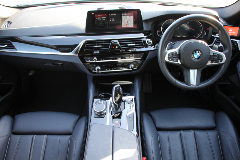 BMW 5シリーズ 530i ｴﾃﾞｨｼｮﾝﾐｯｼｮﾝｲﾝﾎﾟｯｼﾌﾞﾙ 特別仕様車 高出力 ﾅｲﾄﾌﾞﾙｰﾚｻﾞｰ ｱﾀﾞﾌﾟﾃｨﾌﾞｻｽ HUD ﾊｰﾏﾝｶｰﾄﾞﾝ 追従ACC ｽﾃｱﾘﾝｸﾞｻﾎﾟｰﾄ ﾀｯﾁ画面HDDﾅﾋﾞTV LEDﾍｯﾄﾞﾗｲﾄ ｵｰﾄﾊｲﾋﾞｰﾑ 電動ﾄﾗﾝｸ 360度ｶﾒﾗ 全席ﾋｰﾀｰ ﾌﾞﾗｯｸ19AW 2年保証