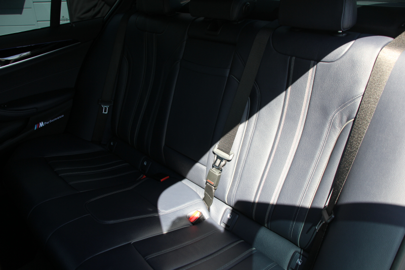 BMW 5シリーズ 530i ｴﾃﾞｨｼｮﾝﾐｯｼｮﾝｲﾝﾎﾟｯｼﾌﾞﾙ 特別仕様車 高出力 ﾅｲﾄﾌﾞﾙｰﾚｻﾞｰ ｱﾀﾞﾌﾟﾃｨﾌﾞｻｽ HUD ﾊｰﾏﾝｶｰﾄﾞﾝ 追従ACC ｽﾃｱﾘﾝｸﾞｻﾎﾟｰﾄ ﾀｯﾁ画面HDDﾅﾋﾞTV LEDﾍｯﾄﾞﾗｲﾄ ｵｰﾄﾊｲﾋﾞｰﾑ 電動ﾄﾗﾝｸ 360度ｶﾒﾗ 全席ﾋｰﾀｰ ﾌﾞﾗｯｸ19AW 2年保証