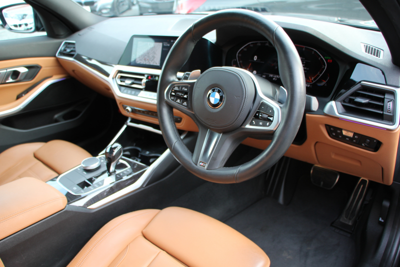 BMW 3シリーズ 320i Mｽﾎﾟｰﾂ ﾊｲﾗｲﾝ&ｺﾝﾌｫｰﾄP ｺﾆｬｯｸﾚｻﾞｰ ｼｰﾄﾋｰﾀｰ ﾗﾝﾊﾞｰｻﾎﾟｰﾄ 360度ｶﾒﾗ ｵﾌﾟｼｮﾝ19AW 追従ACC ｽﾃｱﾘﾝｸﾞｻﾎﾟｰﾄ BMWﾗｲﾌﾞｺｯｸﾋﾟｯﾄﾞApplecarplay対応 ﾀｯﾁﾊﾟﾈﾙHDDﾅﾋﾞ電動ﾄﾗﾝｸ 後退ｱｼｽﾄ Dｱｼｽﾄﾌﾟﾛ 2年保証