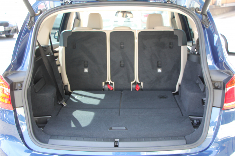 BMW 2シリーズ 218d ｸﾞﾗﾝﾂｱﾗｰ ﾗｸﾞｼﾞｭｱﾘｰ 最終ﾓﾃﾞﾙ 型式変更後3DA-6W20 3列7人乗り 1ｵﾅ ADｱｸﾃｨﾌﾞｾｰﾌﾃｨ&ｺﾝﾌｫｰﾄP 追従ACC HUD ｵｲｽﾀｰﾚｻﾞｰ 電動ﾄﾗﾝｸ LEDﾍｯﾄﾞﾗｲﾄ ﾒﾓﾘｰ付電動ｼｰﾄ ﾀｯﾁ画面HDDﾅﾋﾞﾊﾟｰｷﾝｸﾞｱｼｽﾄ 2年保証