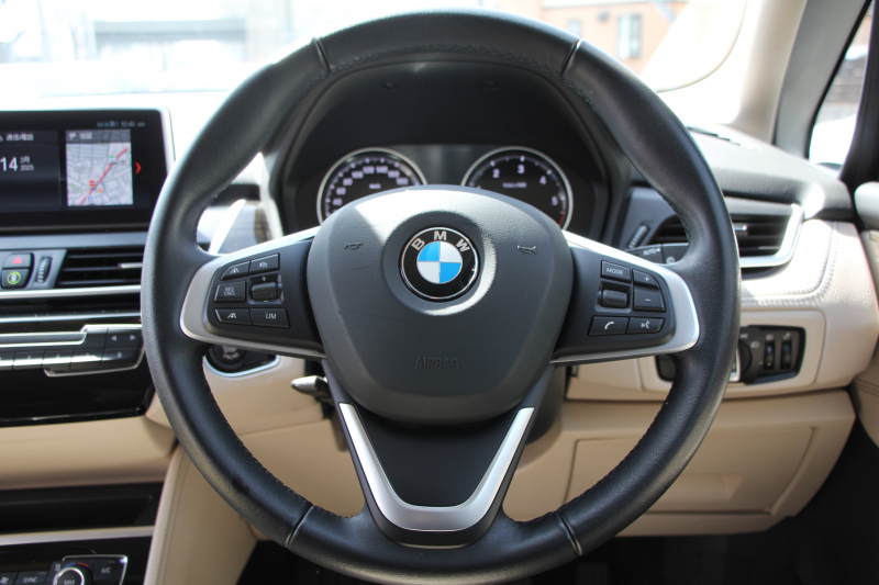 BMW 2シリーズ 218d ｸﾞﾗﾝﾂｱﾗｰ ﾗｸﾞｼﾞｭｱﾘｰ 最終ﾓﾃﾞﾙ 型式変更後3DA-6W20 3列7人乗り 1ｵﾅ ADｱｸﾃｨﾌﾞｾｰﾌﾃｨ&ｺﾝﾌｫｰﾄP 追従ACC HUD ｵｲｽﾀｰﾚｻﾞｰ 電動ﾄﾗﾝｸ LEDﾍｯﾄﾞﾗｲﾄ ﾒﾓﾘｰ付電動ｼｰﾄ ﾀｯﾁ画面HDDﾅﾋﾞﾊﾟｰｷﾝｸﾞｱｼｽﾄ 2年保証